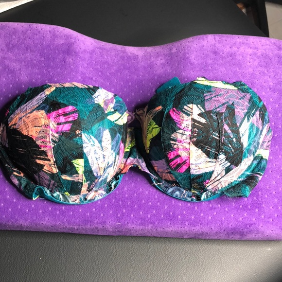 Victoria secret bras 36DD Bundle - Picture 3 of 5